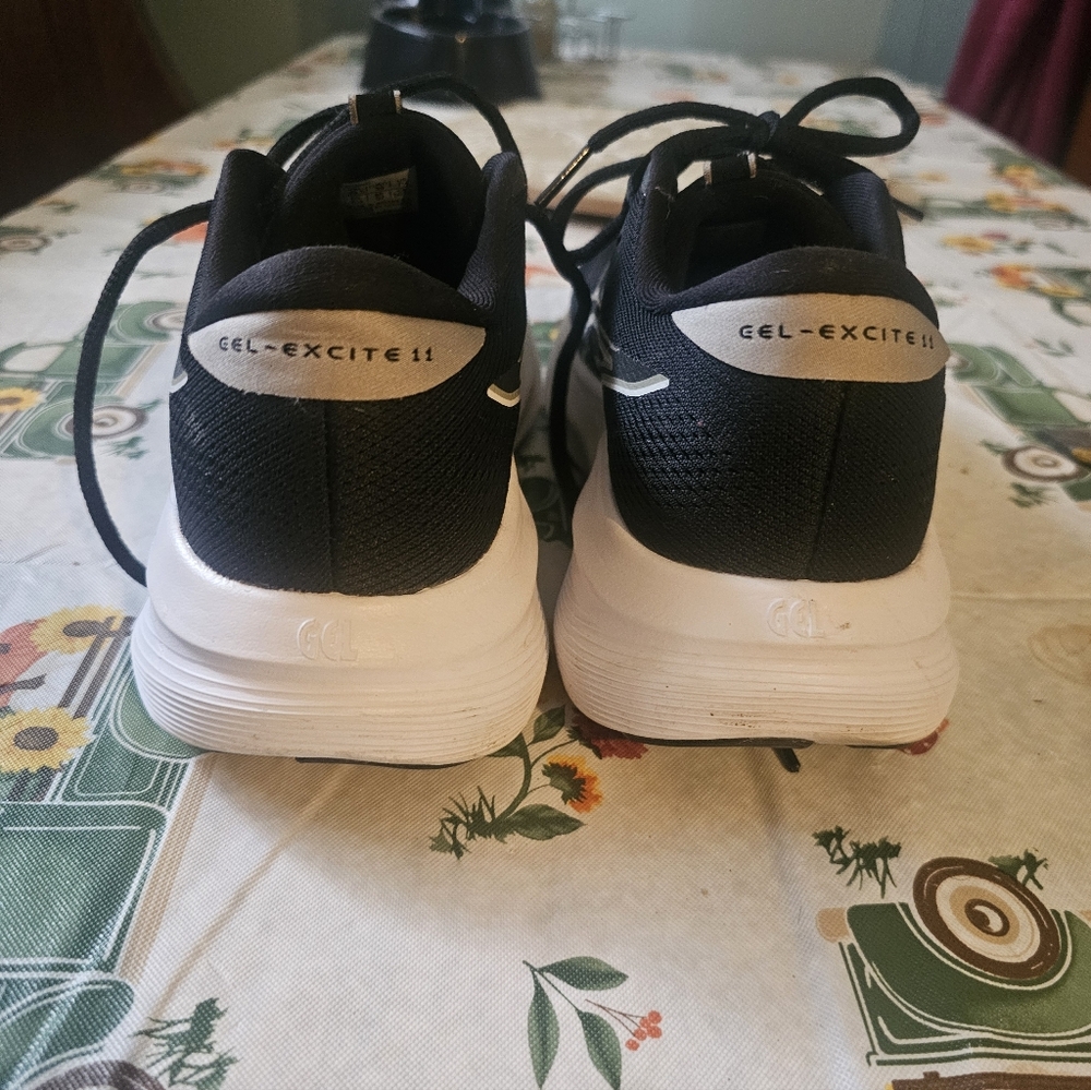 Asics Black and White Women's Athletic Running Shoes - Picture 4 of 8